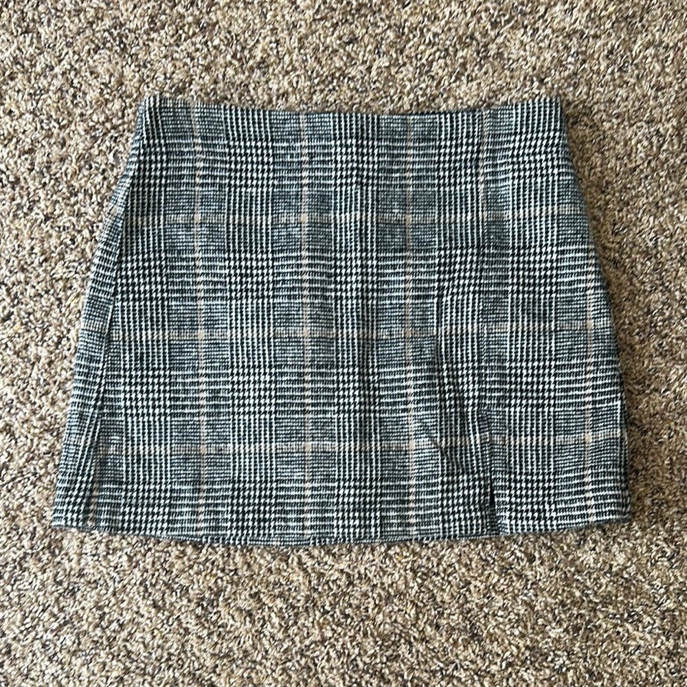 Classic Black and White Plaid Skirt